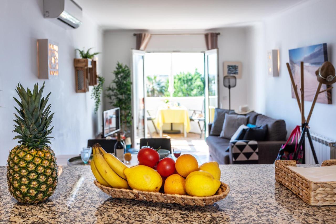 Sunny With Sea View Apartment *